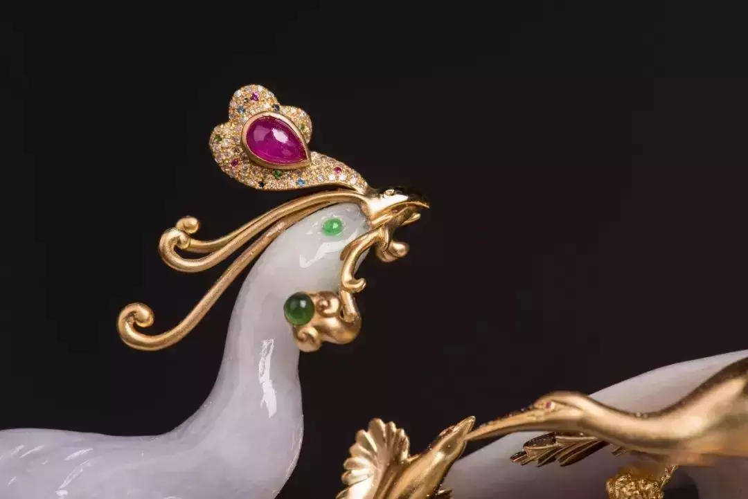 奥运鸟巢推出《百鸟朝凤·凤还巢》翡翠臻品，纪念奥运十周年