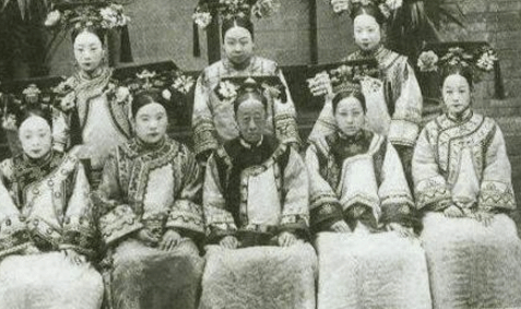英国能够轻易的攻下整个印度, 为什么却啃不动清政府这块骨头?