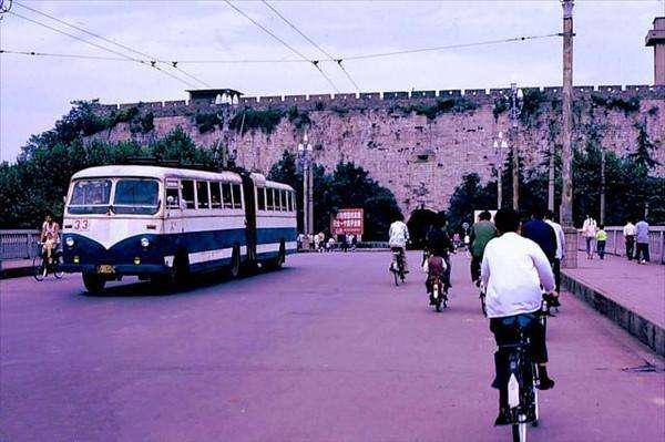 老照片: 三十年前江苏南京、苏州对比