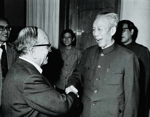 开国上将下乡办事, 却被上了手铐, 对方还是小县长