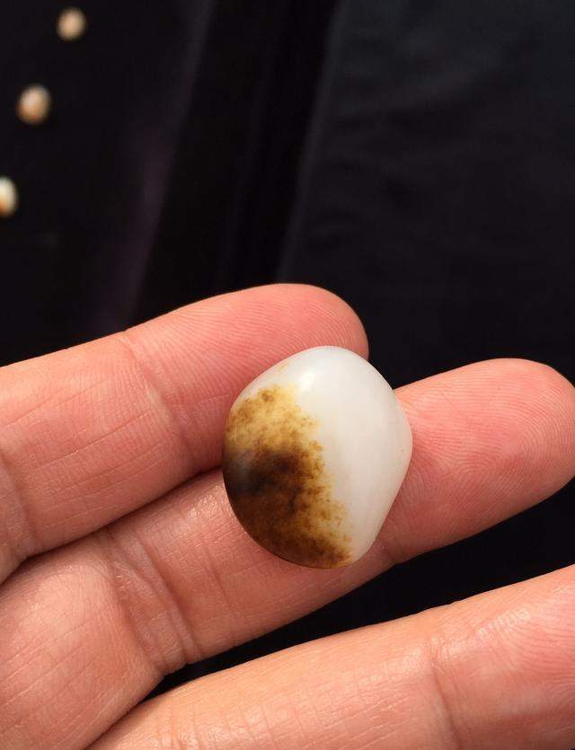 最新消息!!和田玉身价暴涨 商家忧心市场面临崩盘