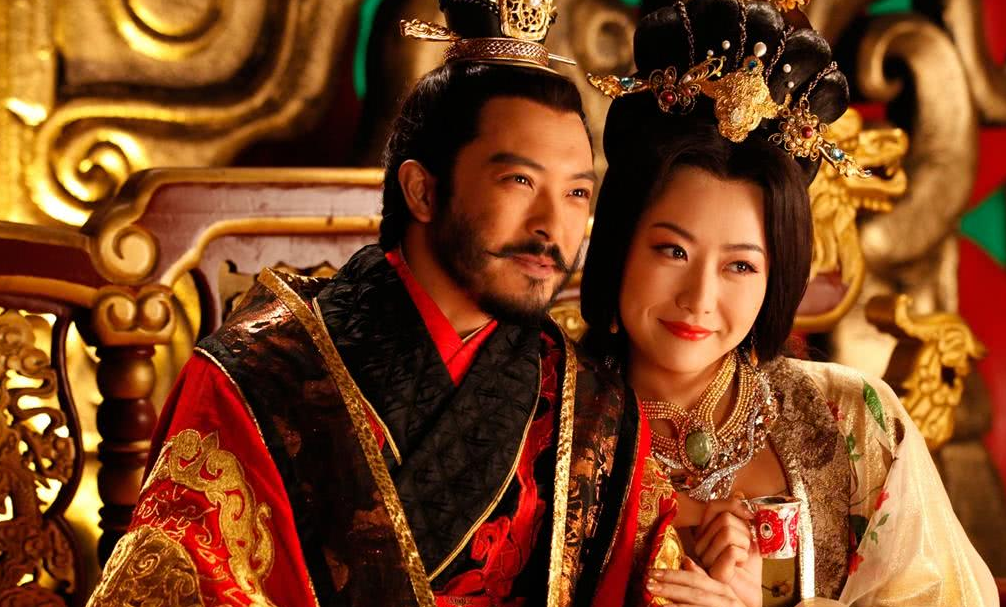 秦始皇父亲去世多年后, 他莫名多出两个弟弟, 问题出在了太监身上