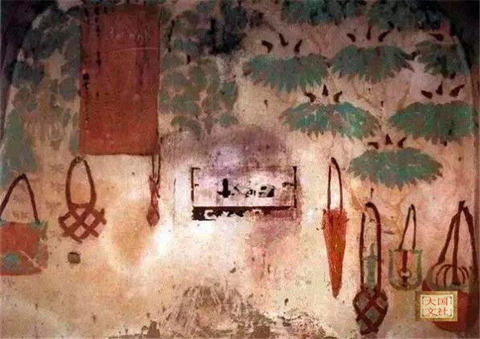 这些乱入的古代文物, 你们是不是走错了片场, 请做一个正经文物