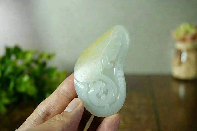 真正的籽料和田玉长什么样? 千万别挑花了眼!