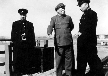 他是彭德怀最默契搭档, 却始终未被授军衔, 死前留下二字, 令人心痛