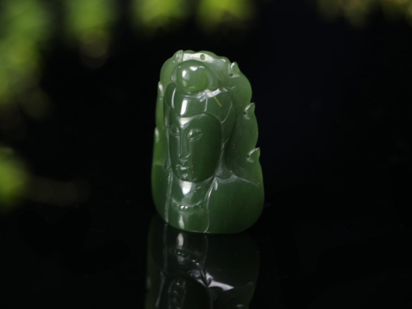 温润诱人的翠青玉!