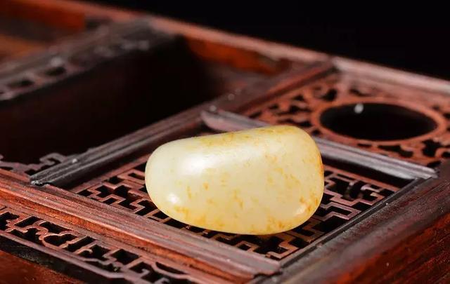 和田玉收藏心得“宁缺毋滥, 求少而精”, 和田玉籽料, 买一堆不如买一件, 那“沙里淘金” 你处在哪个阶段?