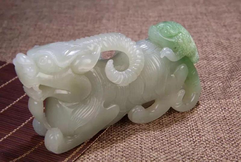 玉侠问答: 有谁知道 和田玉到底是买大好, 还是买小好?