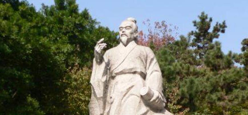 大师上厕所时被友人撞见, 大师无奈地说: 咱俩就要死了!