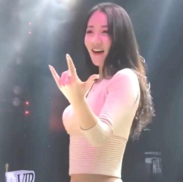 DJ界一股清流, 小姐姐個性穿著, 網友: 真是完美好身材