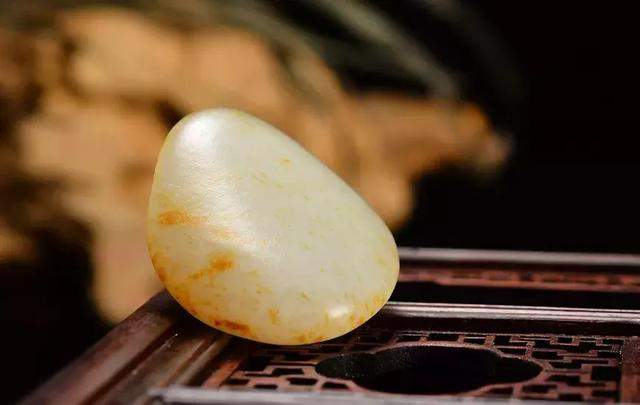 和田玉收藏心得“宁缺毋滥, 求少而精”, 和田玉籽料, 买一堆不如买一件, 那“沙里淘金” 你处在哪个阶段?