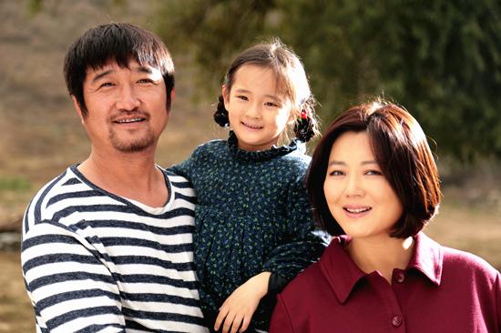 农村剧一姐王茜华丈夫曝光, 原来是熟悉的他! 难怪一直不愿公开