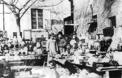 一件无人肯买的臭破布被他5元买走, 如今价值2.75亿, 子孙一夜暴富