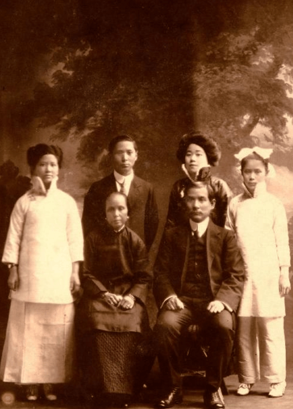 她是中国的第一位“国母”，品行无人不服，比宋庆龄更受人尊敬