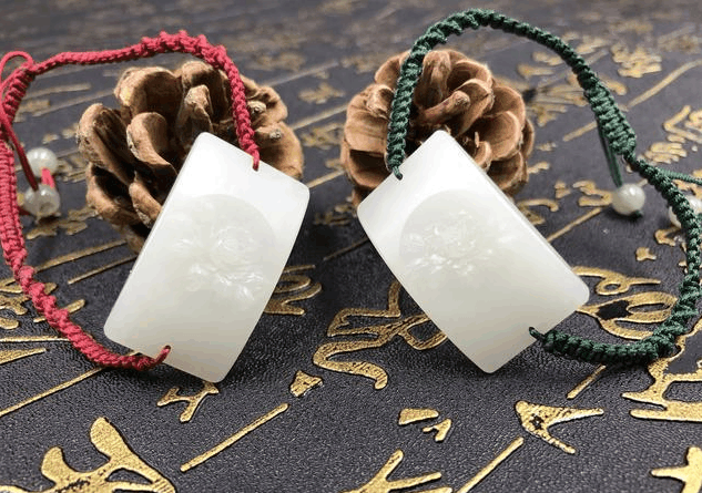 见到这种料的和田玉, 能不碰就不碰, 切开了稳赔