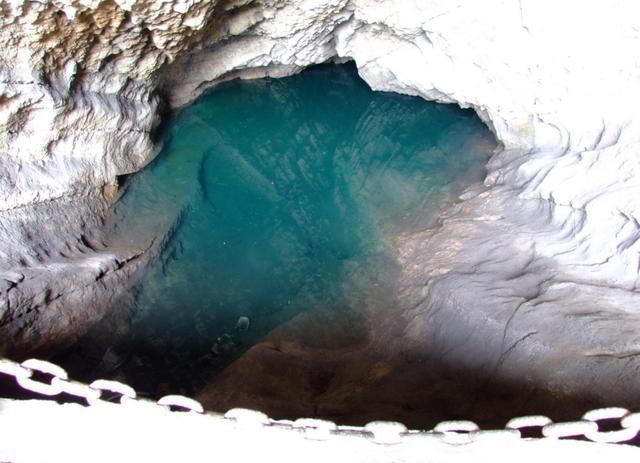 世界上最没“尊严”的湖, 仅15平方米, 比客厅还小, 就在中国！