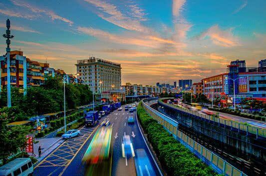 中国最“铁”的两个省，两省本同属一个行政区，现GDP相差6万多亿