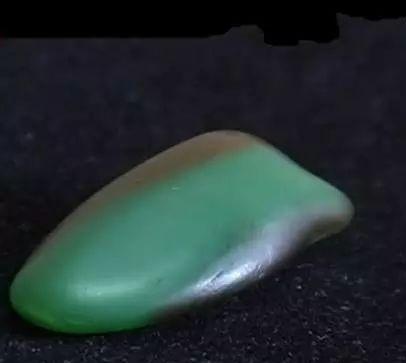 新品种的籽料, 如此极品你们见过吗? 还不看过来?