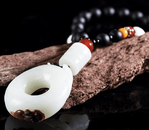 和田玉同父异母的内在区别!