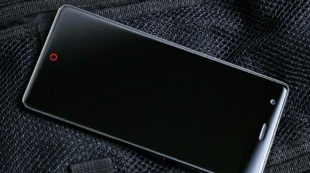 努比亚的最美旗舰机, 上手体验, 手感好极了