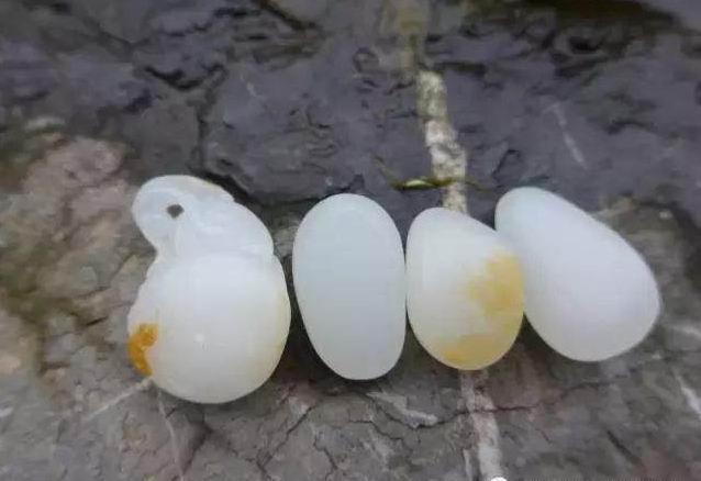 和田玉籽料原石是如何演变的!