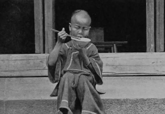 在清朝, 买一个仆人多少钱?