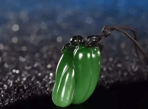 专家鉴定的和田玉值几千万, 实际几百万, 专家你怎么了?