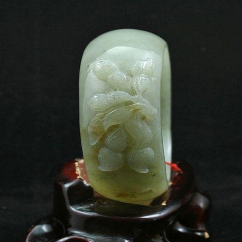 错金竟然成为热销产品! 是传统工艺还是错金工艺的和田玉更受欢迎