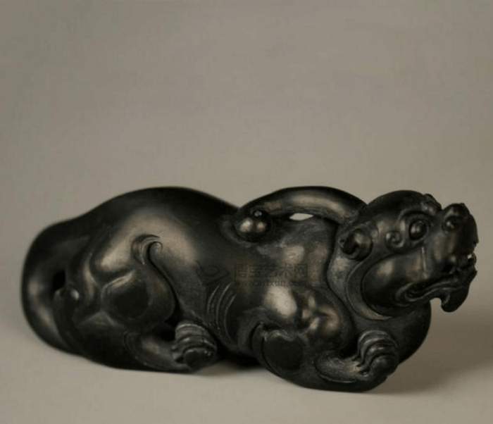 颇为珍稀的墨玉籽料如今什么市场行情