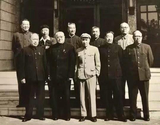 十大元帥子女后人一共有十幾位將軍, 哪個元帥的子女后人將軍最多?