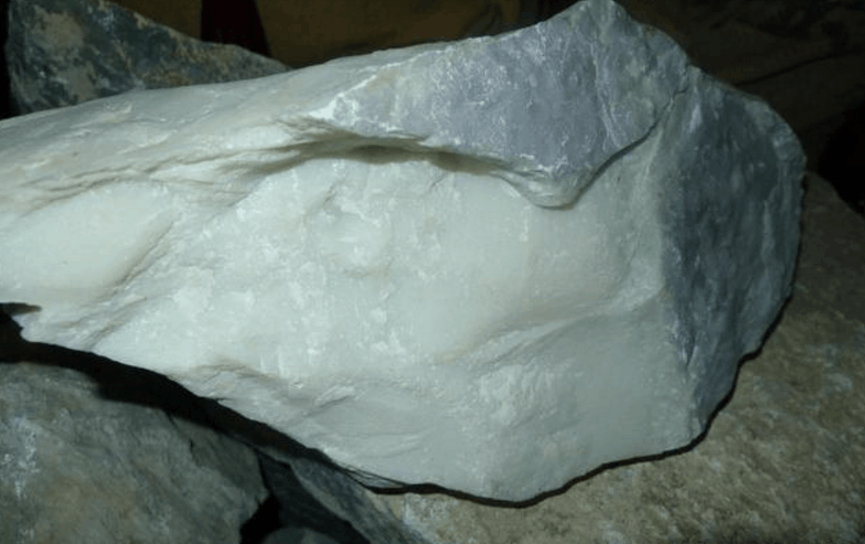 为什么和田玉有“枯竭说”和“崩盘说” 两种观点?