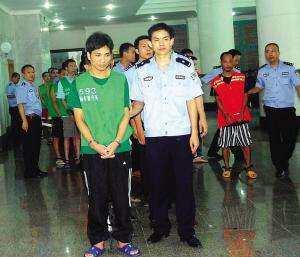 本是黑帮2号人物靠暗杀老大上位, 最终也难逃死刑