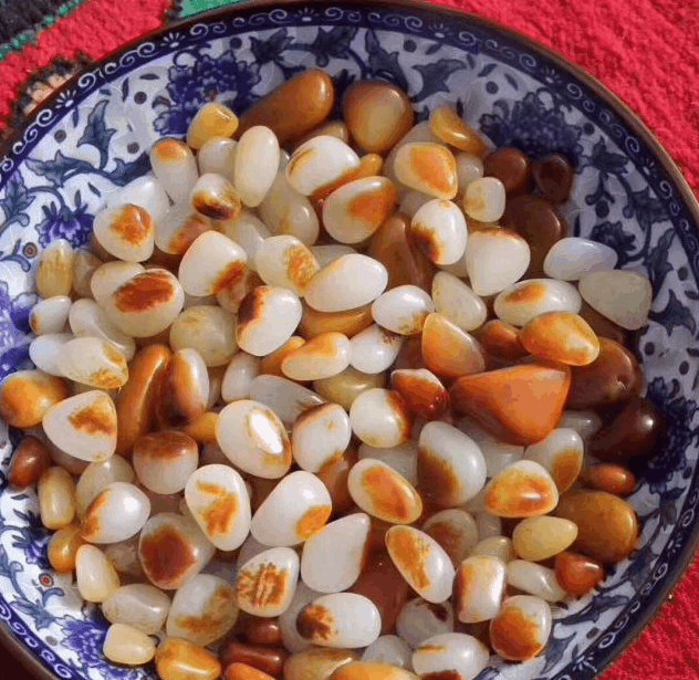 搞玉的都不容易! 互利共赢十白九松、十籽九裂, 和田玉就是这么残忍