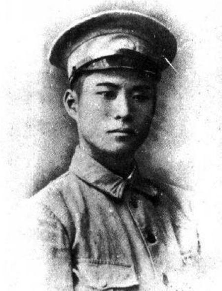 黄维被俘后称无罪可悔, 坐牢27年被特赦后, 在方志敏墓前连称对不起