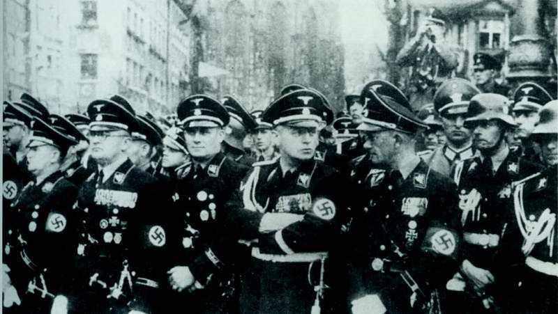 希特勒为什么要血洗他的冲锋队?