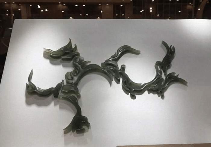 新疆和田玉籽料的下脚料值钱吗?