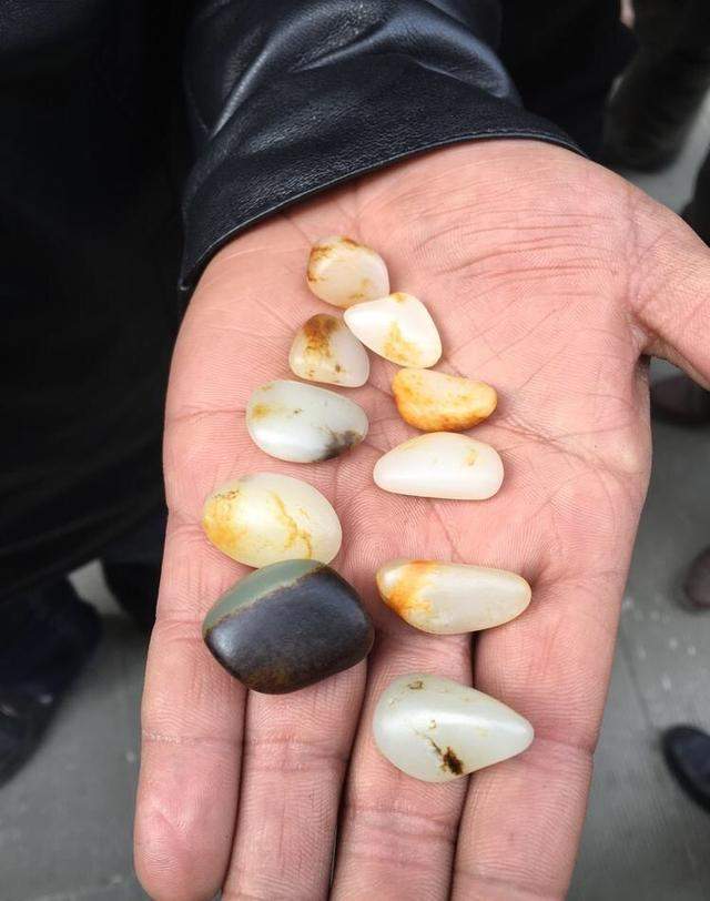 最新消息!!和田玉身价暴涨 商家忧心市场面临崩盘