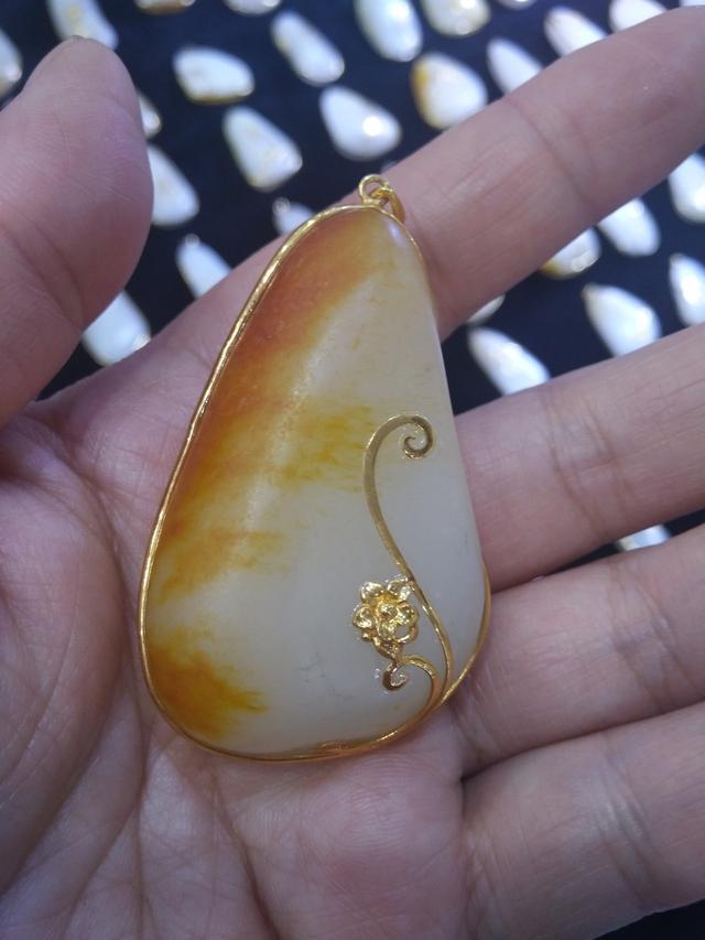 最新报道!刚刚运来一卡车价值千万的籽料, 结果……