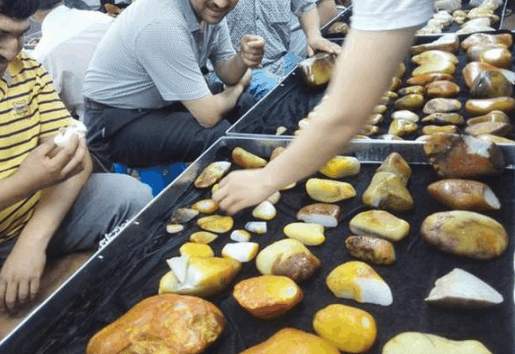 和田玉那么贵, 为什么和田玉玩家、玉商、玉雕师、都说自己很穷?