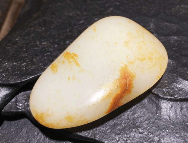 少见! 现场怒砸玉手镯, 20万贱卖4000万籽料原石