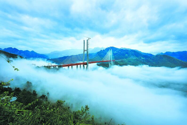 世界最高的桥梁，耗资10亿元，高耸入云，就在中国