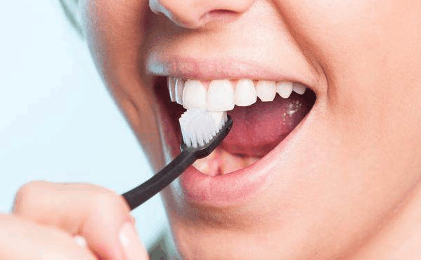 第一次洗牙是什么感受? 成年人到底有没有洗牙的必要?