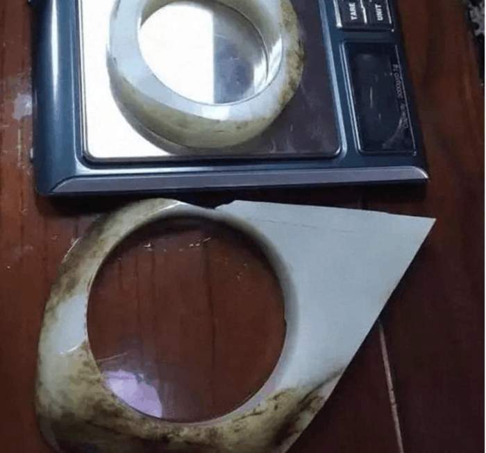 新疆和田玉籽料的下脚料值钱吗?