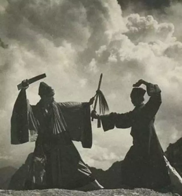 清末道士老照片, 个个仙风道骨, 最后一位很像西游记里的百眼魔君