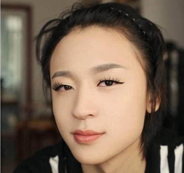 男子扮成“绝色”美女, 走在街上被人狂搭讪, 女朋友都吃醋了!