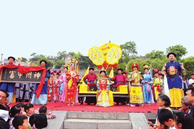 傳奇! 此家族12代皆是富豪, 世代只娶一個老婆