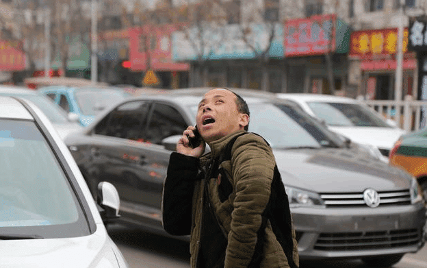 遇到碰瓷别慌张, 三句话吓跑碰瓷者, 连交警都佩服, 收藏转发分享!