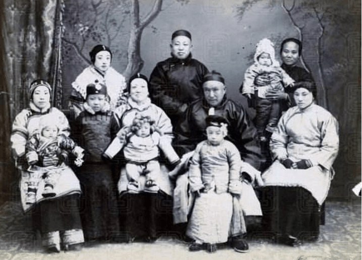 袁世凯有一妻九妾, 娶六姨太叶氏的过程最滑稽