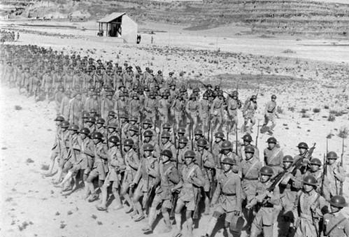 二战中国人口碾压各国, 为何日本兵力700万而中国只400万?