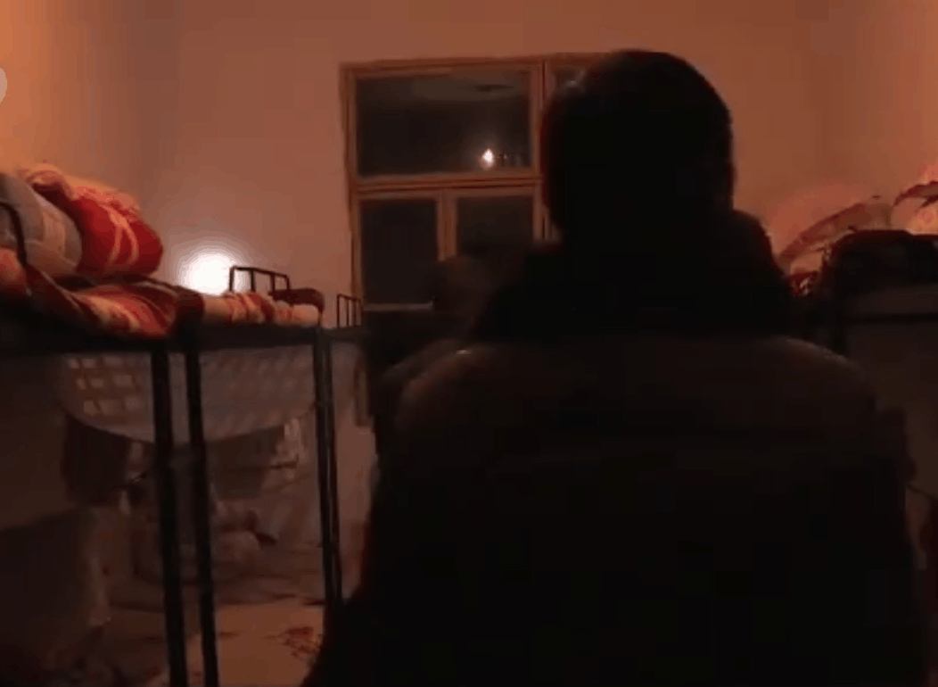 花季少女在宿舍遇害后, 却在郊区草堆被发现: 当时裤子已经不见了!